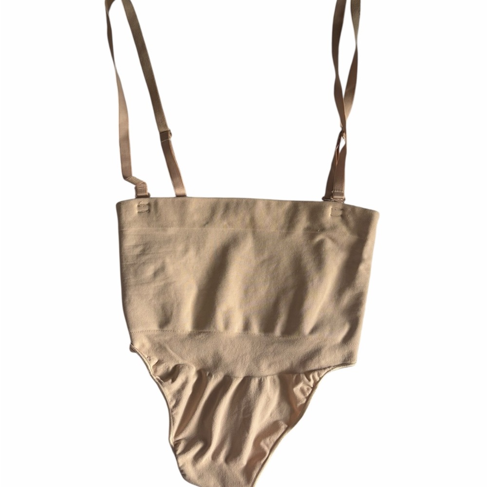 SKIMS Core Control Shapewear Bodysuit with Straps – Beige – Size Large – NWOT